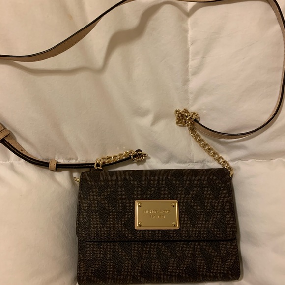 Michael Kors wallet shoulder purse. - Picture 3 of 5
